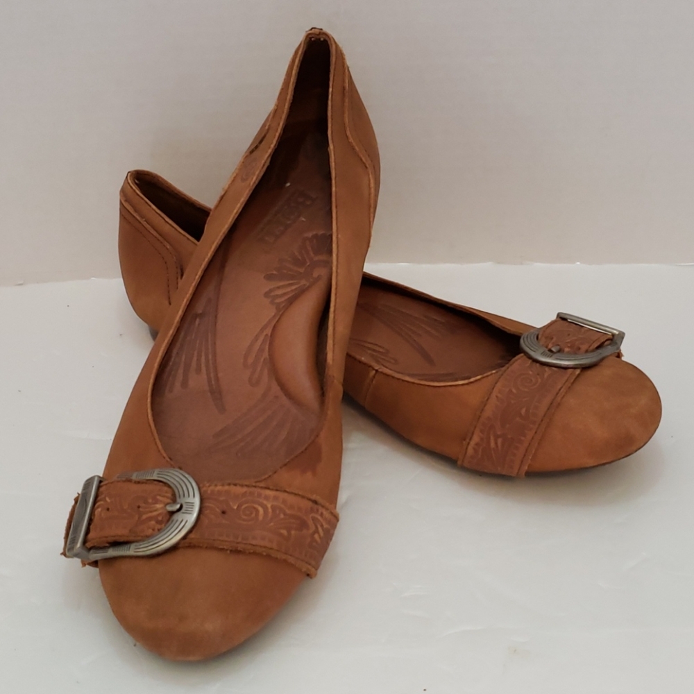 Born camel brown buckle leather ballet flats.